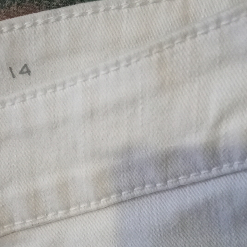 Free With $10 Purchase St John's Bay White Floral Women's Shorts - Picture 10 of 10